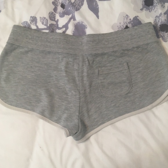 Grey Varsity Shorts G21 - Picture 2 of 3